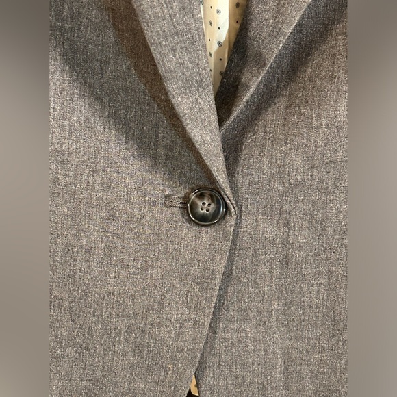 H&M Grey Blazer Suit Jacket with buttons and silky lining.Size 6. - Picture 10 of 12